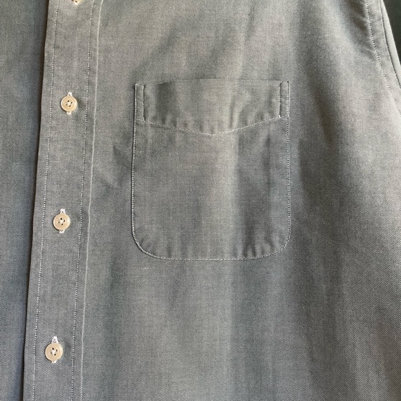 LL Bean Men's Button Down Shirt Green Wrinkle Resistant Short Sleeve 16 Reg - Picture 3 of 5